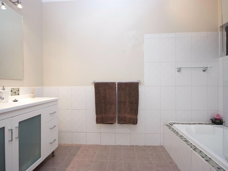 16 Di Savia Close, Whitfield QLD 4870