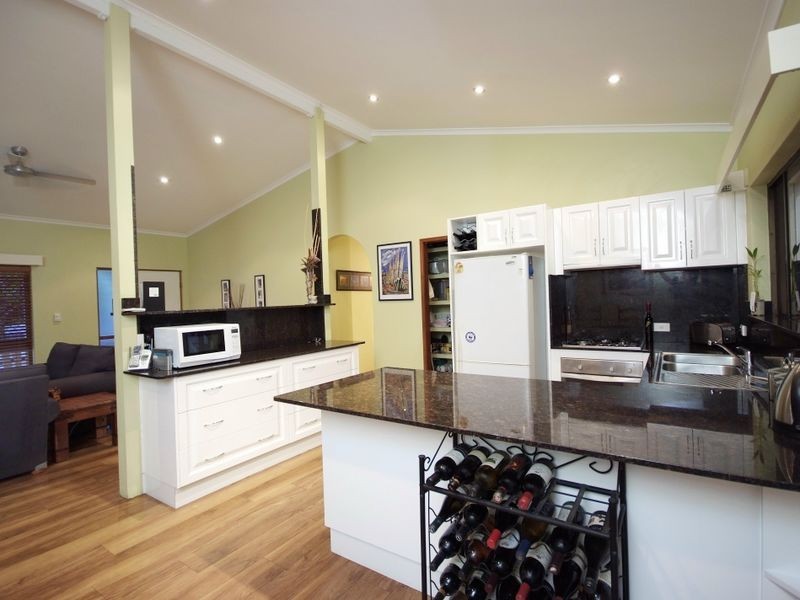 16 Di Savia Close, Whitfield QLD 4870