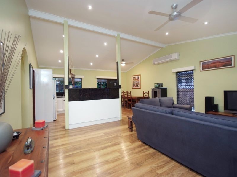 16 Di Savia Close, Whitfield QLD 4870