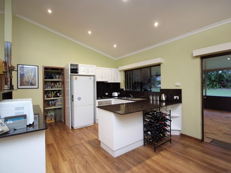 16 Di Savia Close, Whitfield QLD 4870