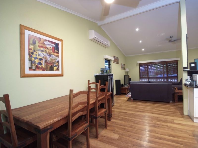 16 Di Savia Close, Whitfield QLD 4870