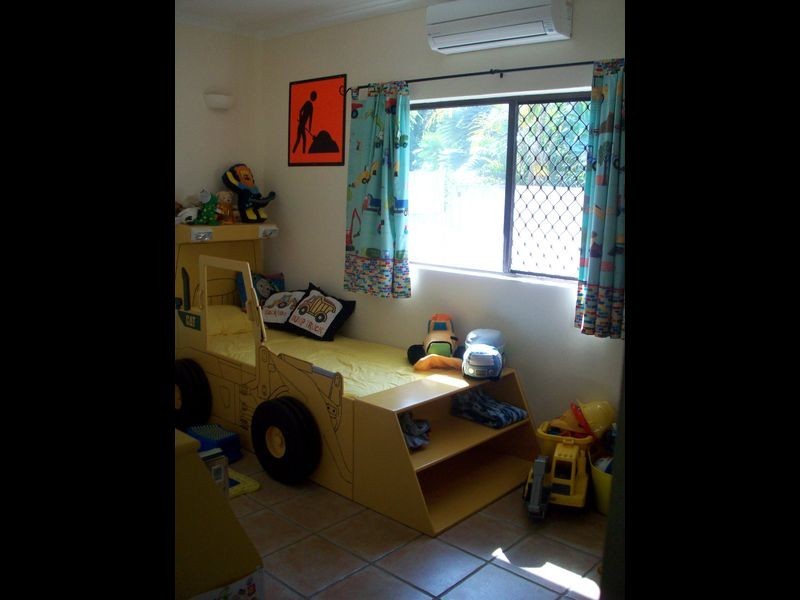 Holloways Beach QLD 4878