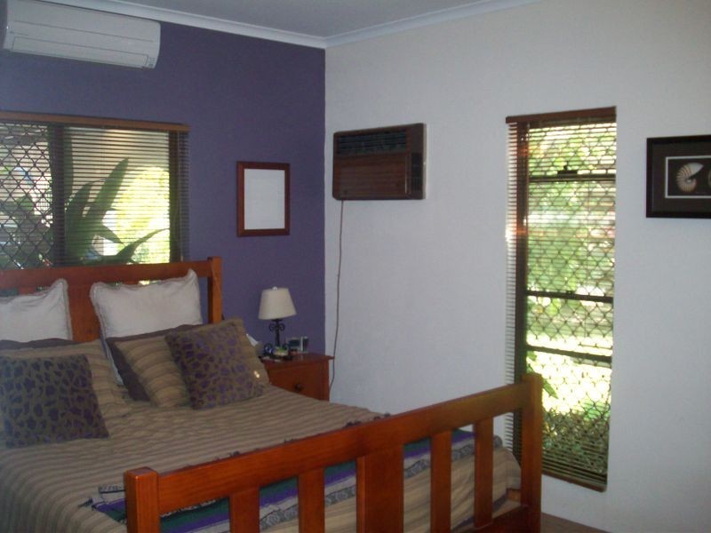 Holloways Beach QLD 4878