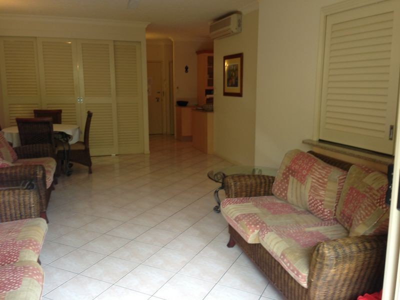 1106/2 Greenslopes Street, Cairns North QLD 4870