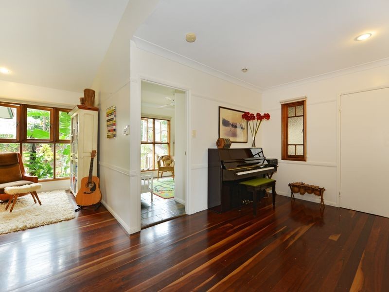 8 Ben Bolt Close, Redlynch QLD 4870