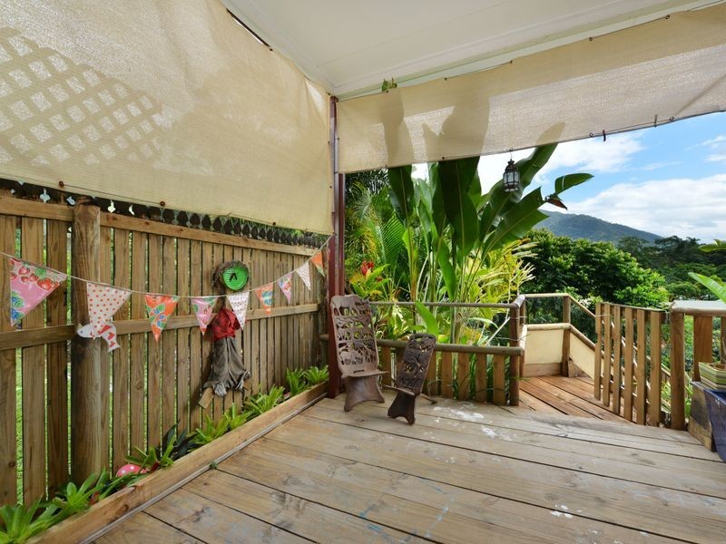 8 Ben Bolt Close, Redlynch QLD 4870