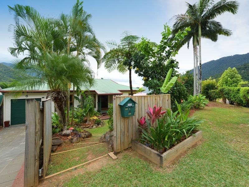 8 Ben Bolt Close, Redlynch QLD 4870