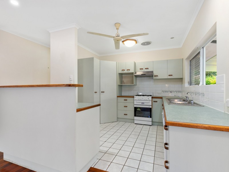 8 Bolwarra Close, Redlynch QLD 4870
