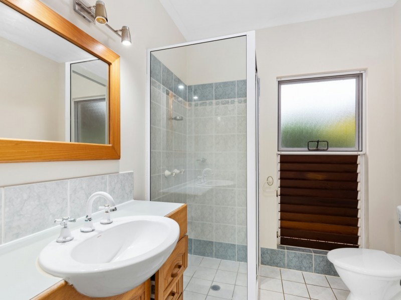 8 Bolwarra Close, Redlynch QLD 4870