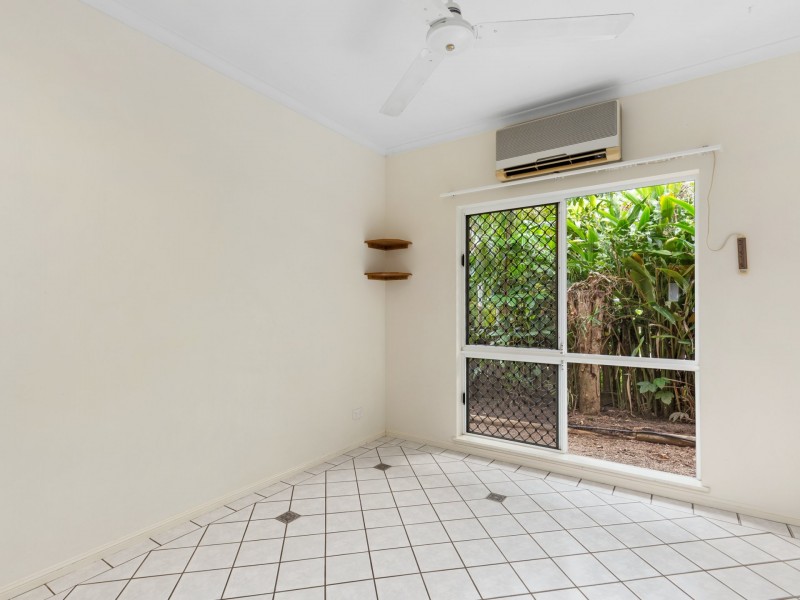 8 Bolwarra Close, Redlynch QLD 4870