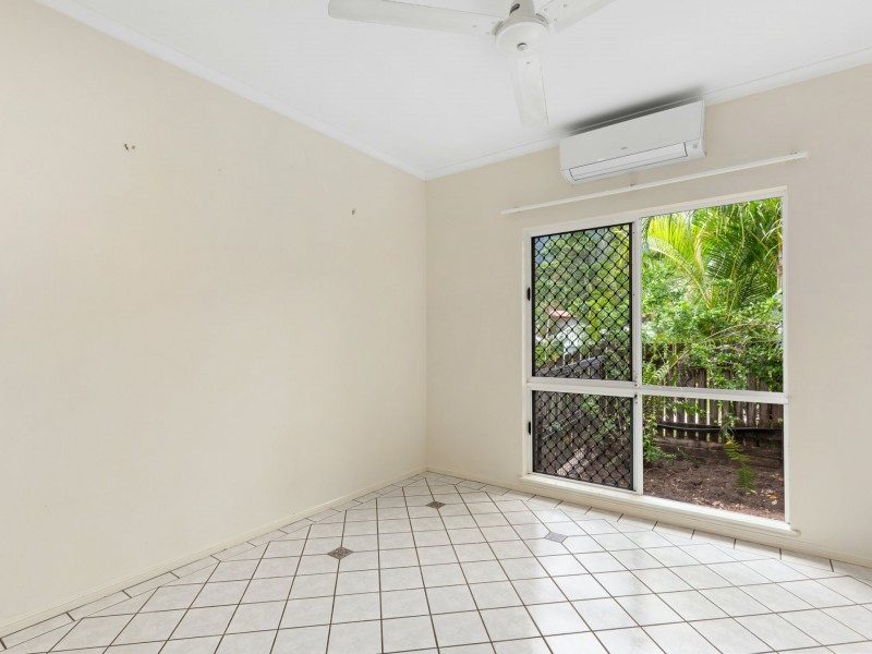 8 Bolwarra Close, Redlynch QLD 4870