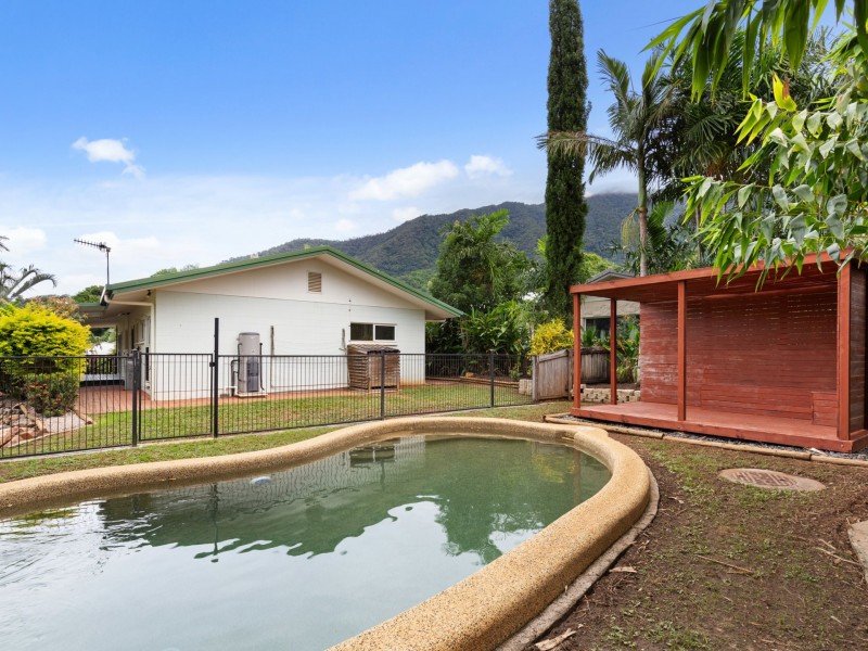 8 Bolwarra Close, Redlynch QLD 4870