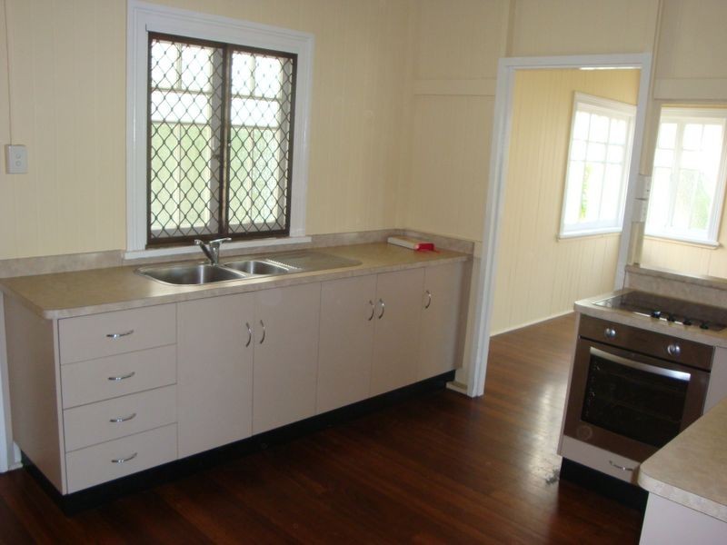 31 Law Street, Cairns North QLD 4870