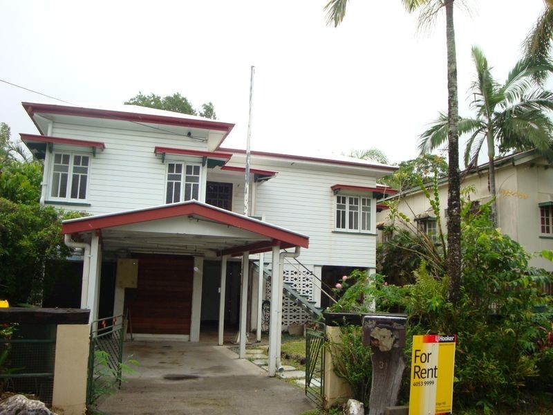 31 Law Street, Cairns North QLD 4870