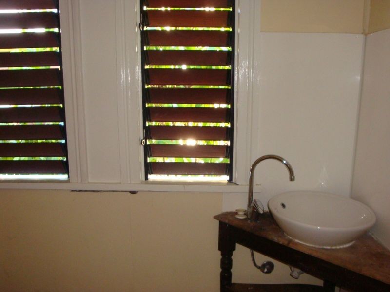 31 Law Street, Cairns North QLD 4870