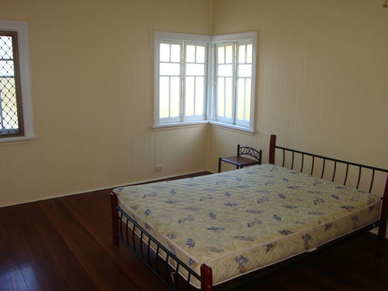 31 Law Street, Cairns North QLD 4870