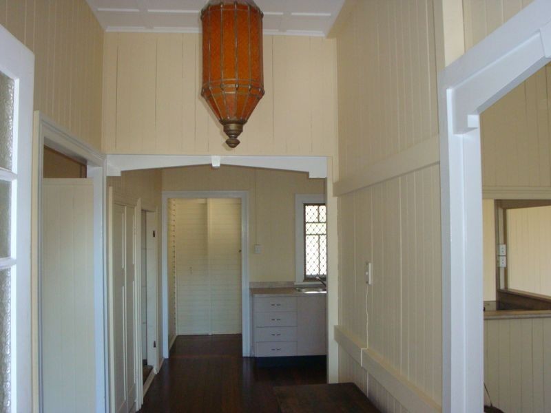 31 Law Street, Cairns North QLD 4870