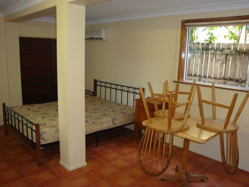 31 Law Street, Cairns North QLD 4870