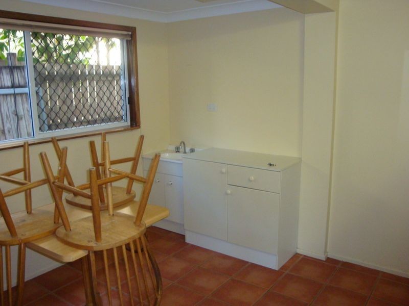 31 Law Street, Cairns North QLD 4870