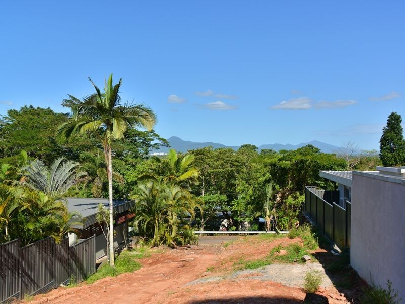 96 Hillview Crescent, Whitfield QLD 4870