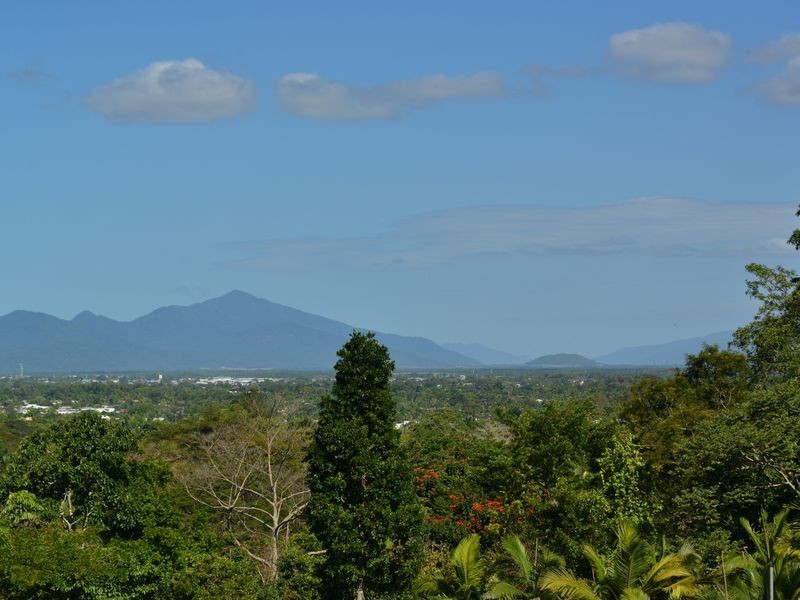 96 Hillview Crescent, Whitfield QLD 4870