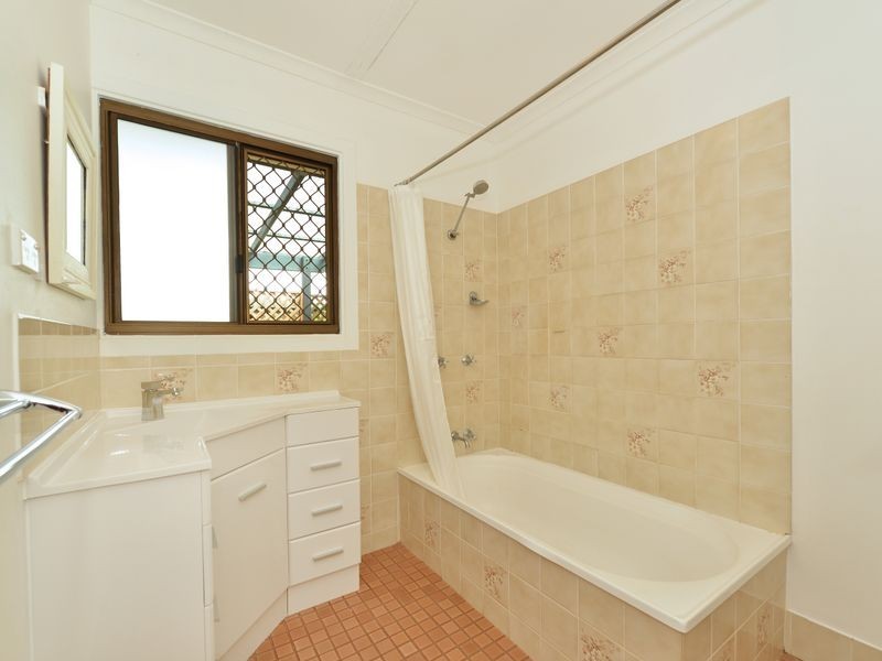 12 Curlewis Close, Brinsmead QLD 4870