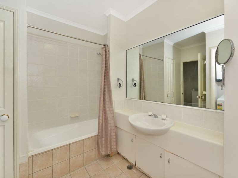 1/34 Lily Street, Cairns North QLD 4870