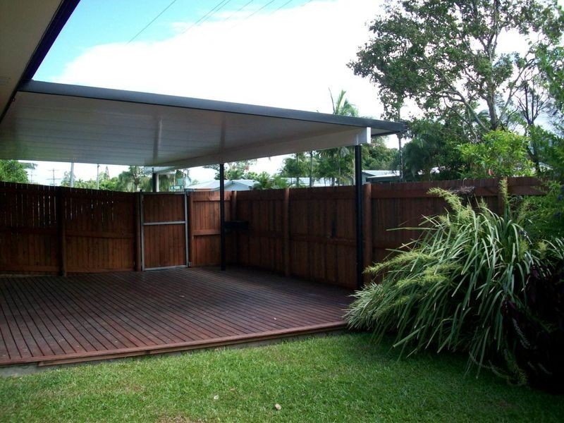 1 York Street, Whitfield QLD 4870