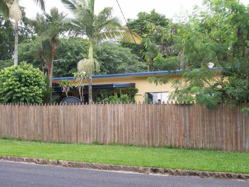 76 Hayward Street, Mooroobool QLD 4870