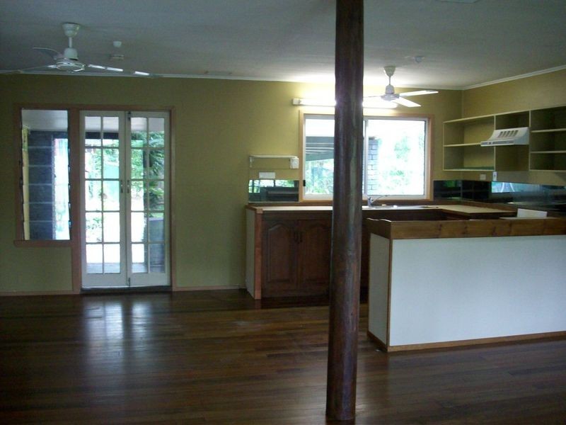 76 Hayward Street, Mooroobool QLD 4870