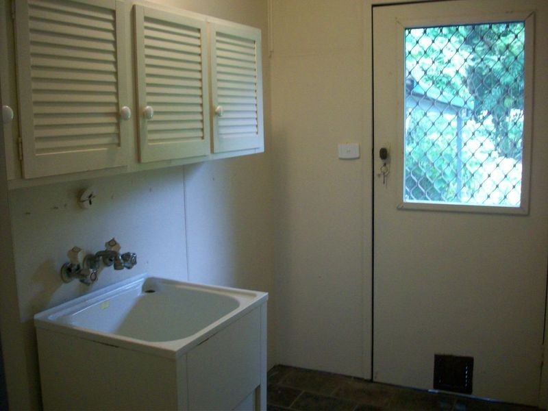 76 Hayward Street, Mooroobool QLD 4870