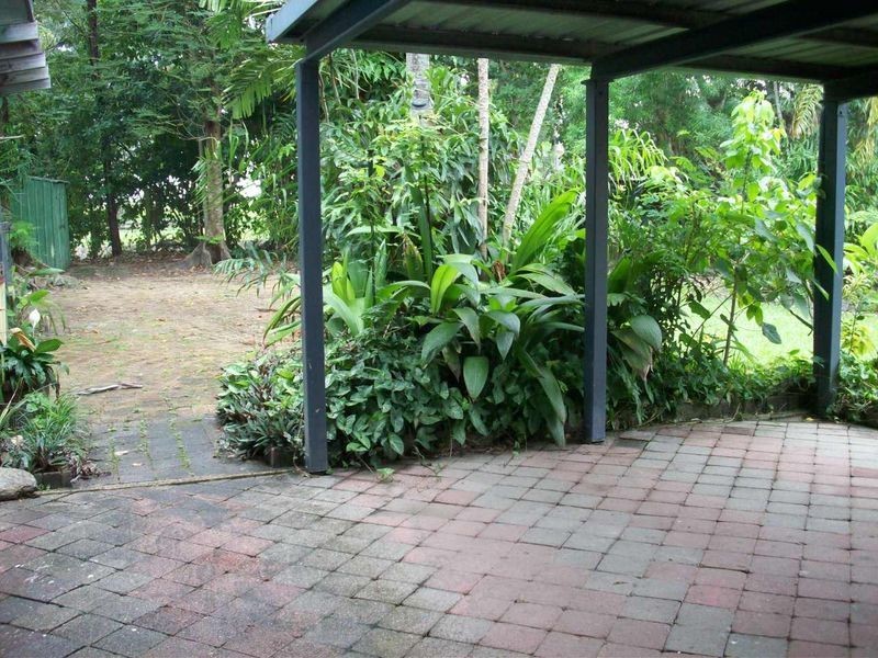 76 Hayward Street, Mooroobool QLD 4870