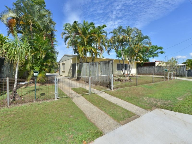 42 Sperring Street, Manunda QLD 4870