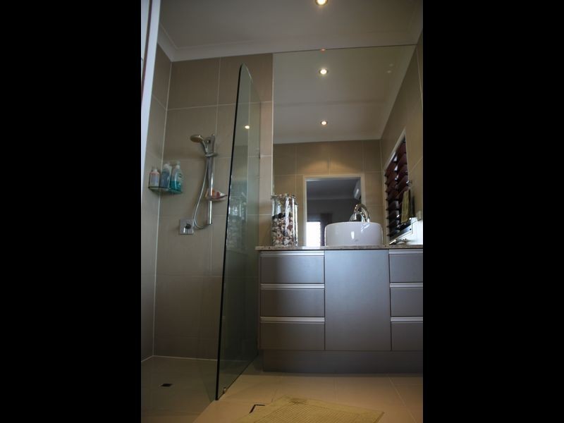 15 Barrossa Close, Brinsmead QLD 4870