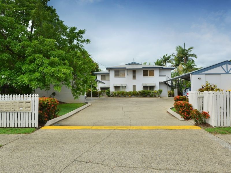 2/113 Buchan Street, Bungalow QLD 4870