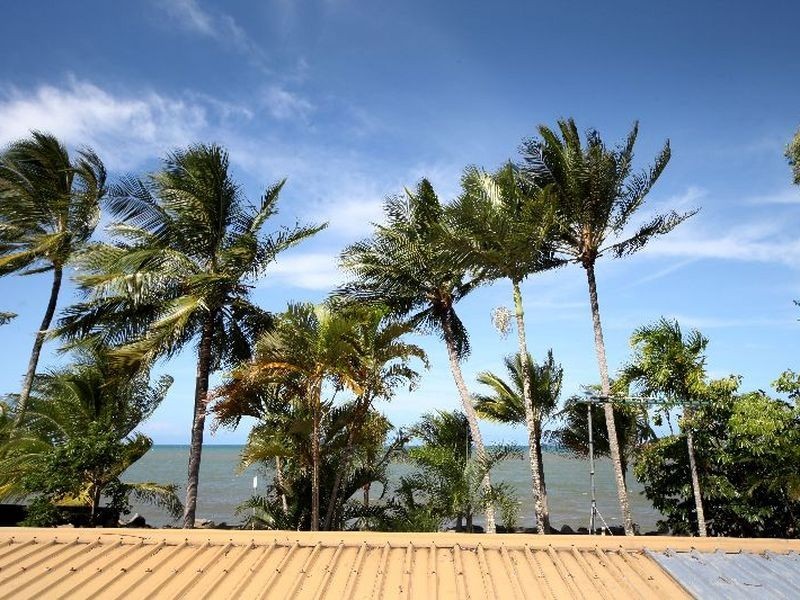 Machans Beach QLD 4878