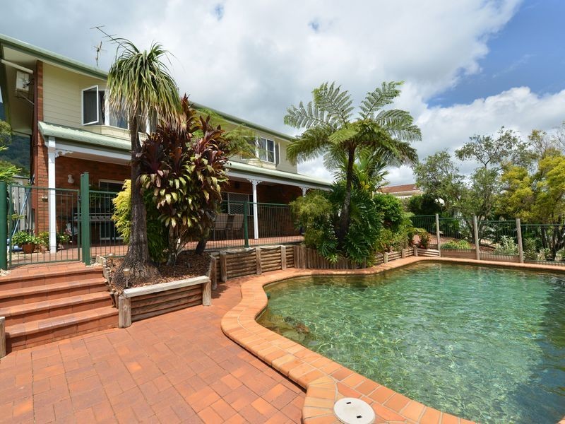15 Toona Terrace, Redlynch QLD 4870