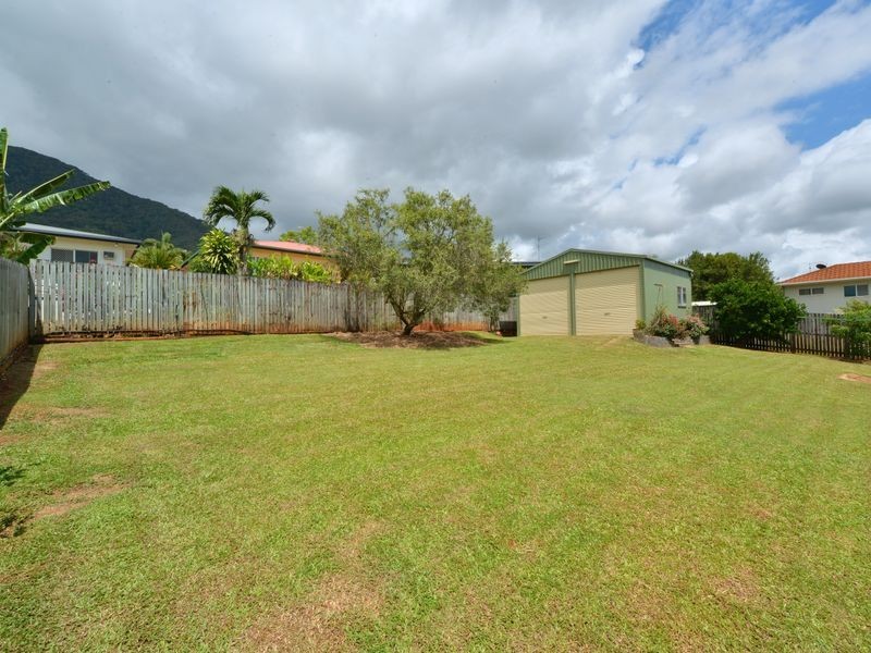 15 Toona Terrace, Redlynch QLD 4870