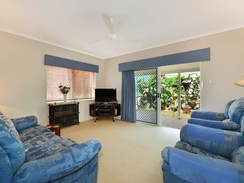 15 Toona Terrace, Redlynch QLD 4870