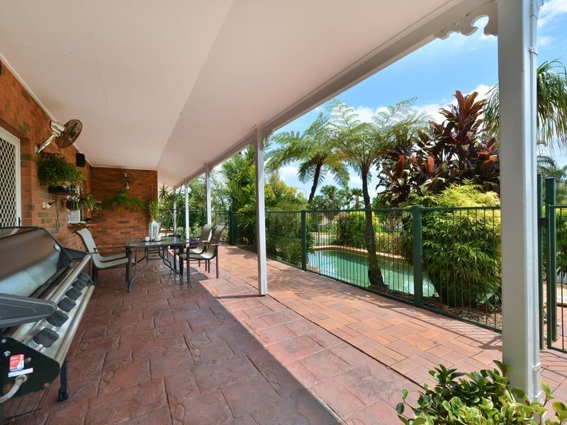 15 Toona Terrace, Redlynch QLD 4870