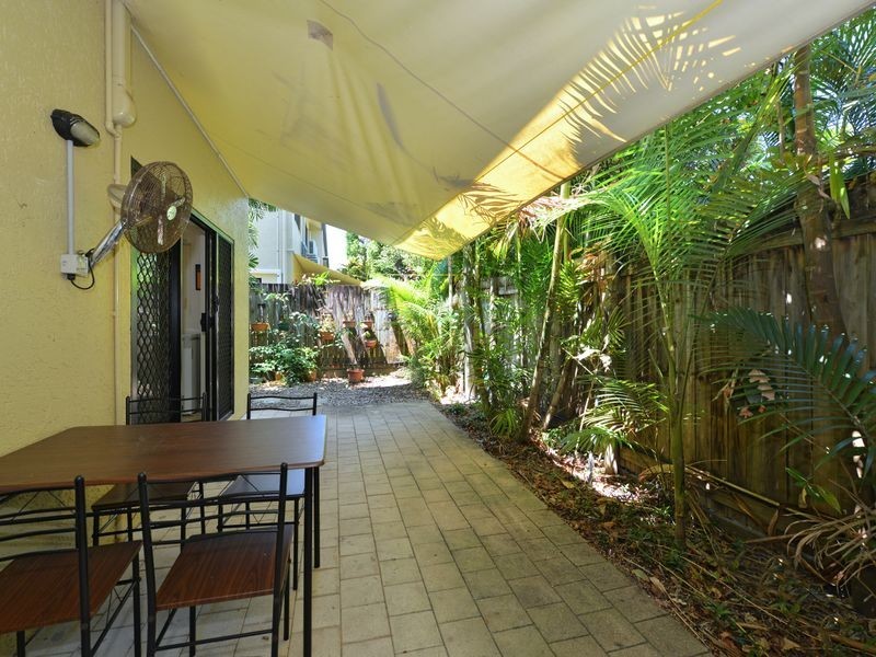 5/24 Old Smithfield Road, Freshwater QLD 4870