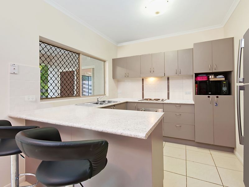 2 Cliffdale Street, Bentley Park QLD 4869