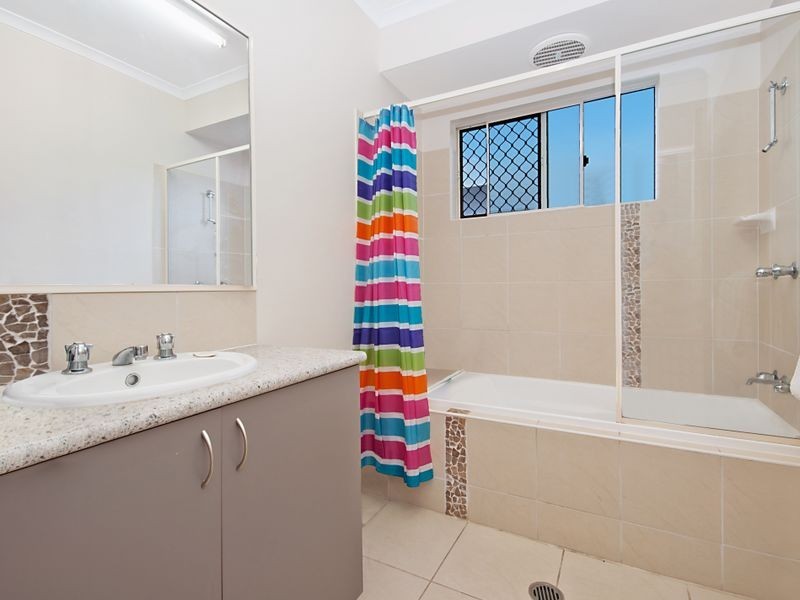 2 Cliffdale Street, Bentley Park QLD 4869