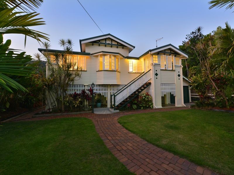 100 Collins Avenue, Edge Hill QLD 4870