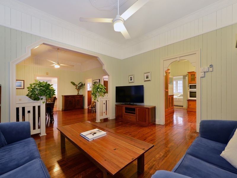 100 Collins Avenue, Edge Hill QLD 4870