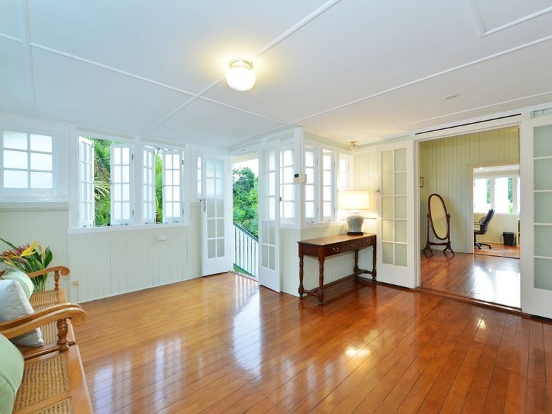 100 Collins Avenue, Edge Hill QLD 4870