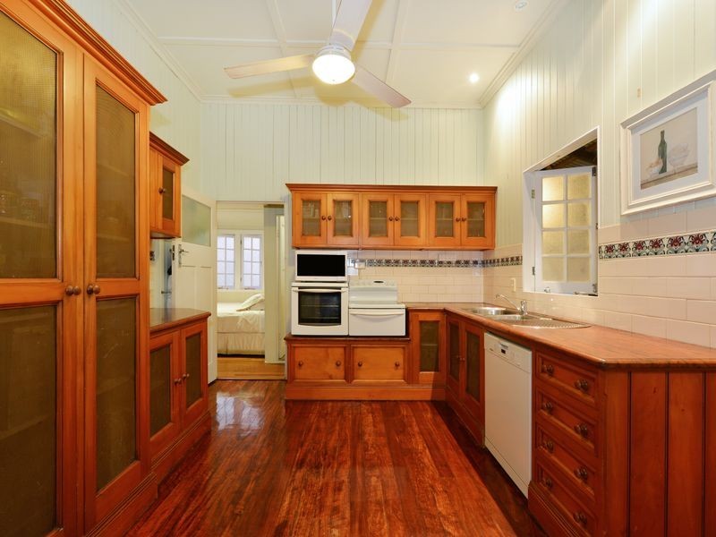 100 Collins Avenue, Edge Hill QLD 4870