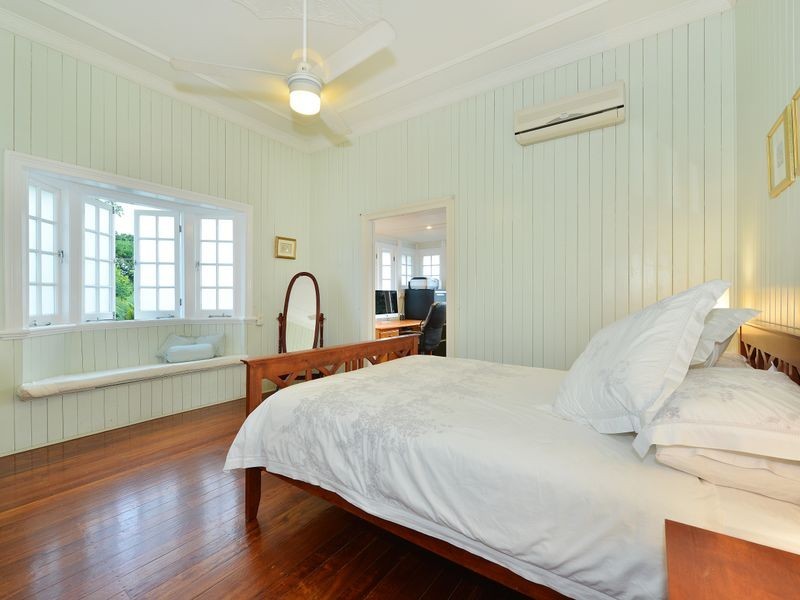 100 Collins Avenue, Edge Hill QLD 4870