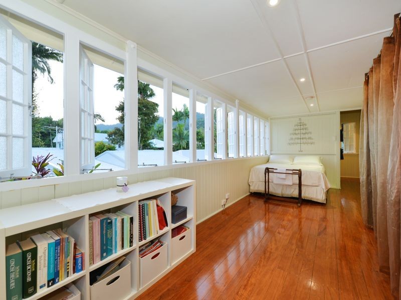 100 Collins Avenue, Edge Hill QLD 4870