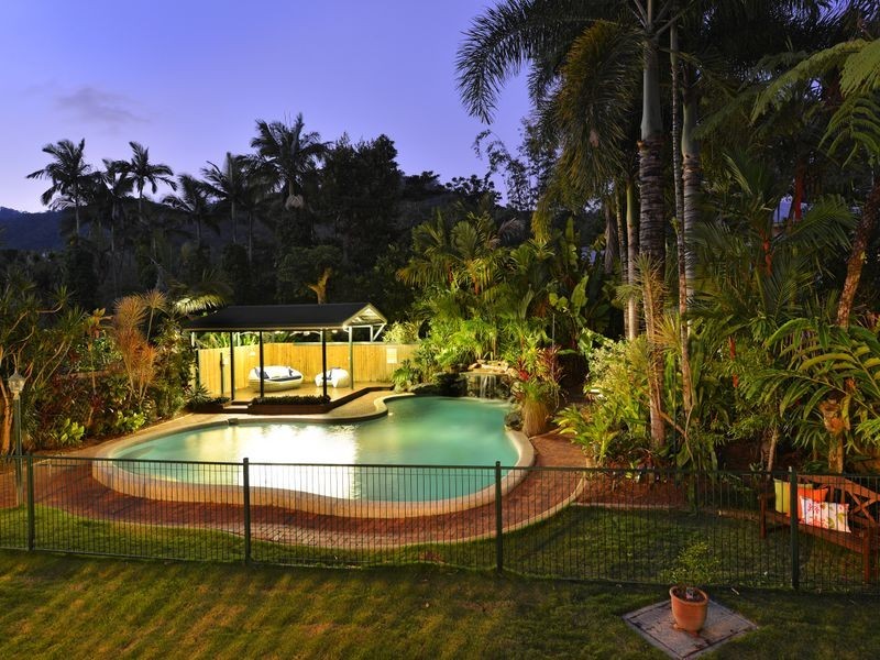 100 Collins Avenue, Edge Hill QLD 4870